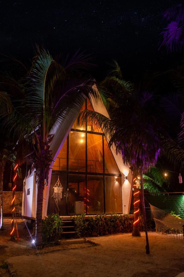 Xtambaa Cabins & Spa Only Adults El Cuyo Luaran gambar