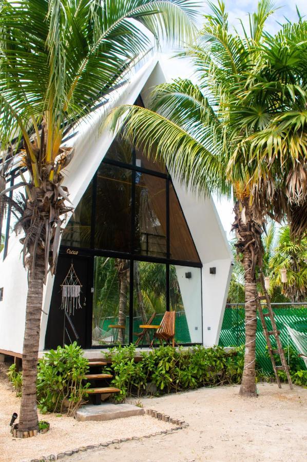 Xtambaa Cabins & Spa Only Adults El Cuyo Luaran gambar