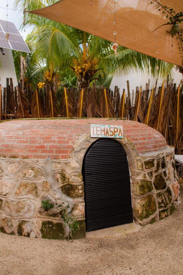 Xtambaa Cabins & Spa Only Adults El Cuyo Luaran gambar