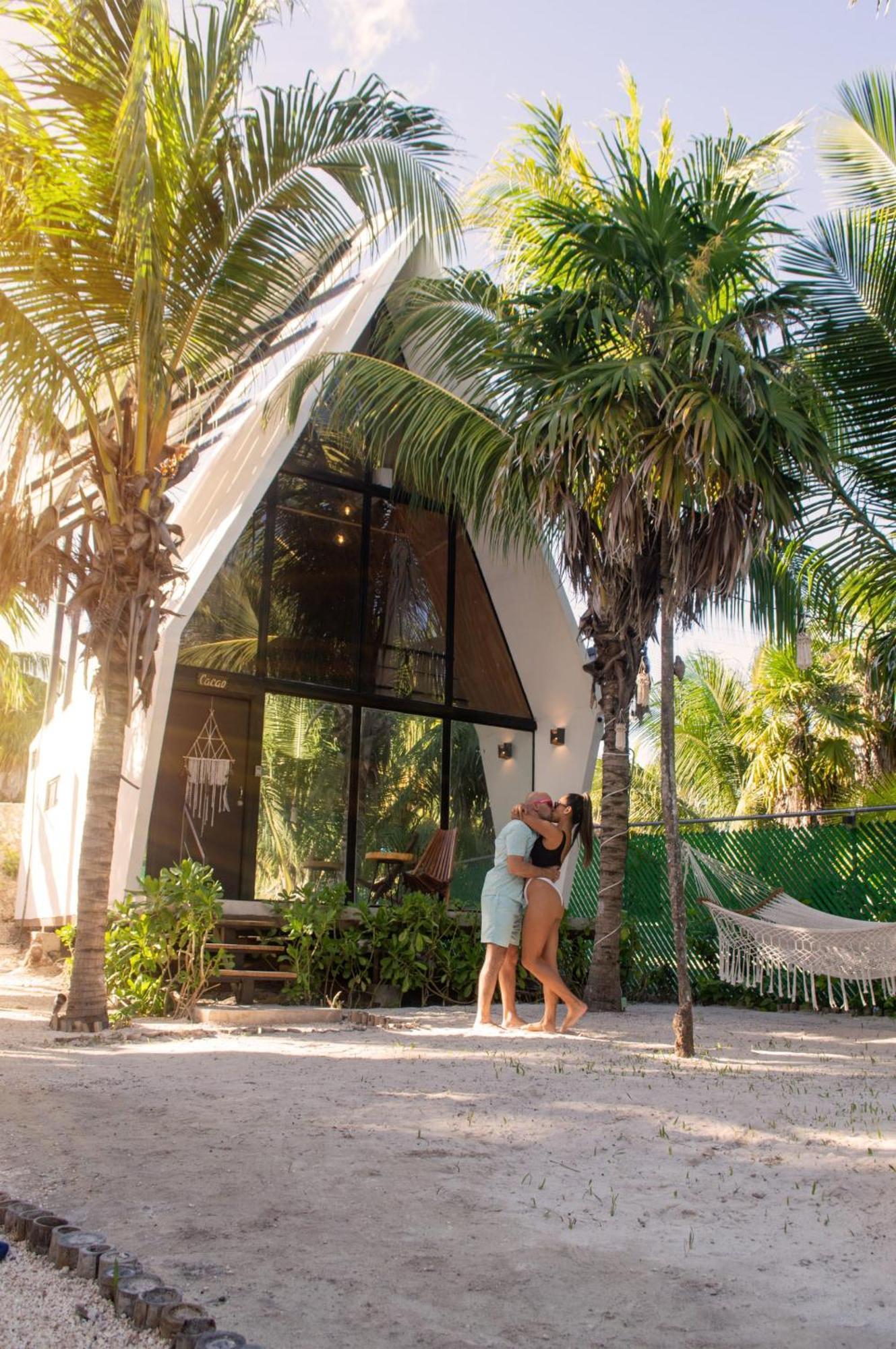 Xtambaa Cabins & Spa Only Adults El Cuyo Luaran gambar