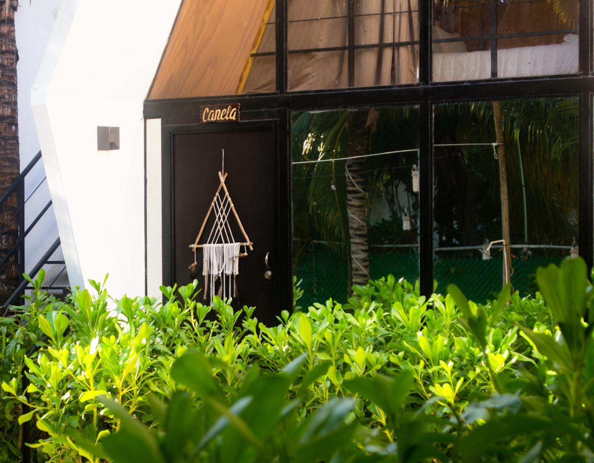Xtambaa Cabins & Spa Only Adults El Cuyo Luaran gambar
